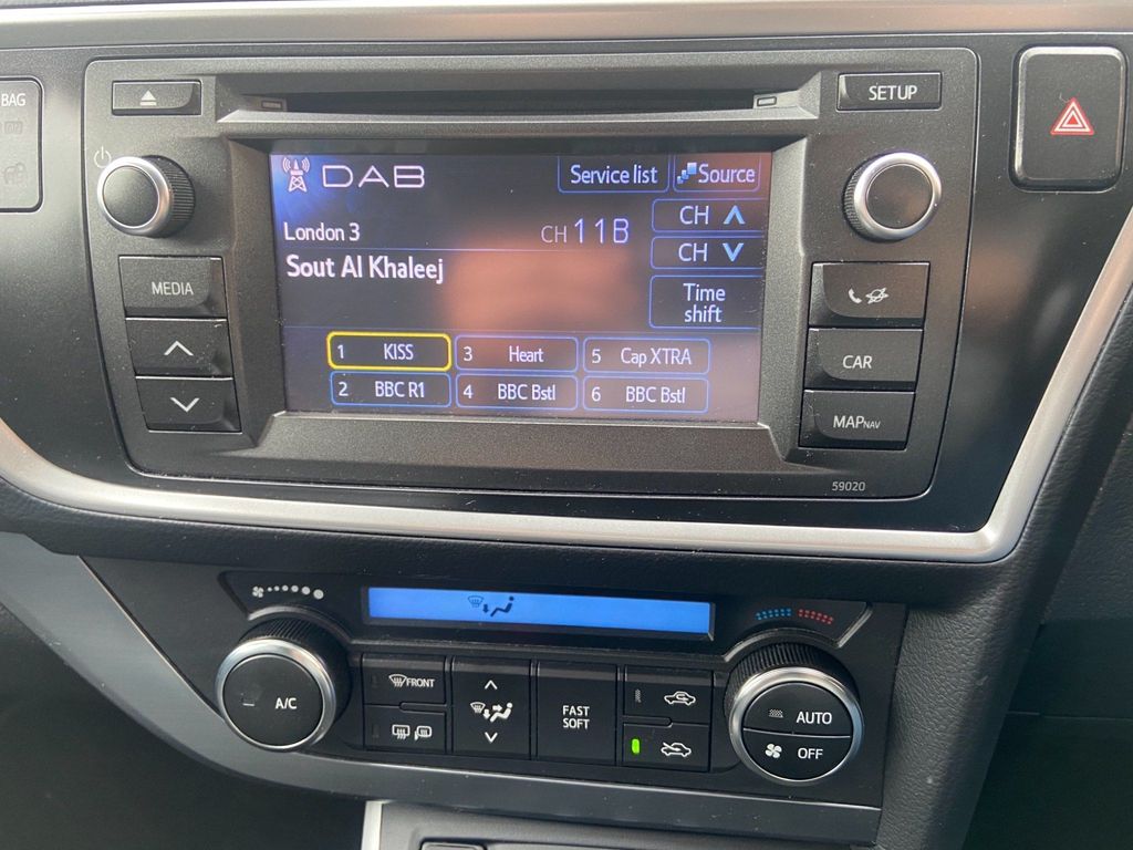 Toyota Auris 1.8 VVT-h Icon e-CVT HSD 5dr
