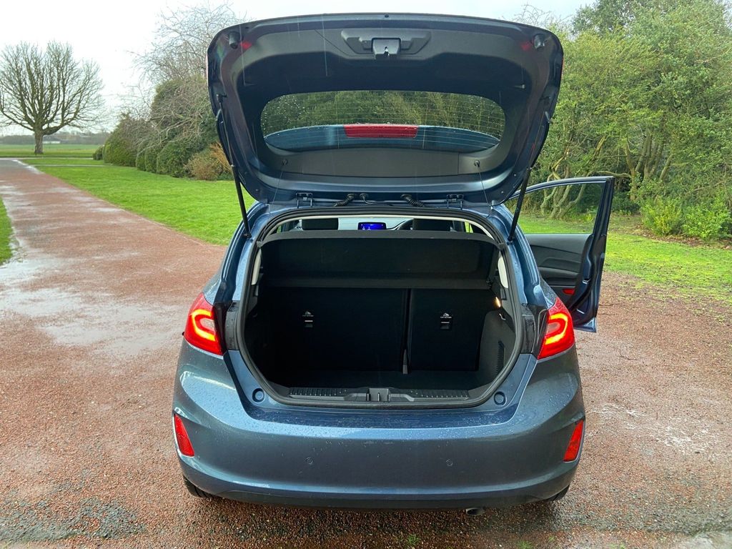 Ford Fiesta 1.0T EcoBoost Titanium (s/s) 5dr