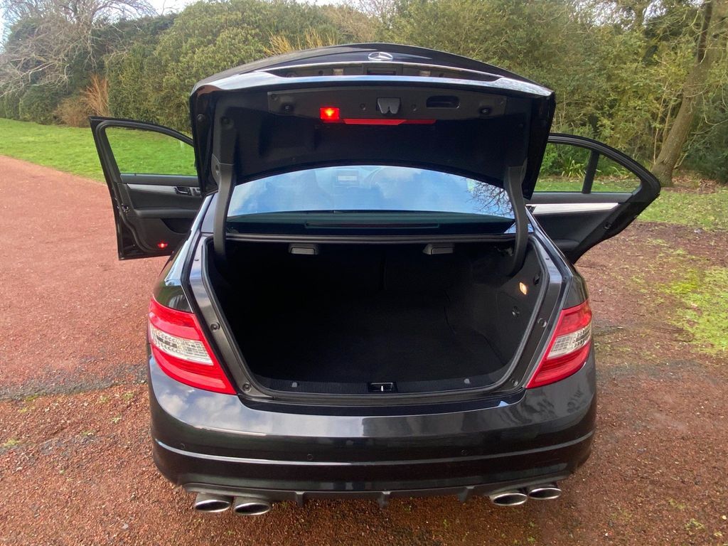 Mercedes-Benz C Class 6.3 C63 AMG 7G-Tronic 4dr