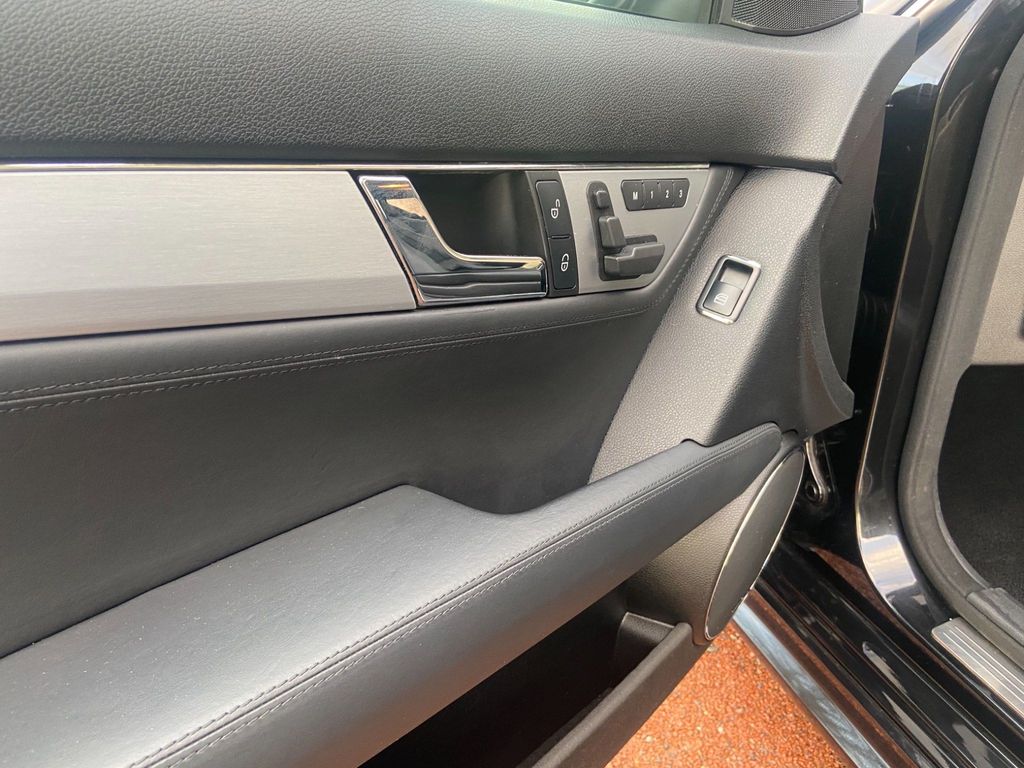 Mercedes-Benz C Class 6.3 C63 AMG 7G-Tronic 4dr