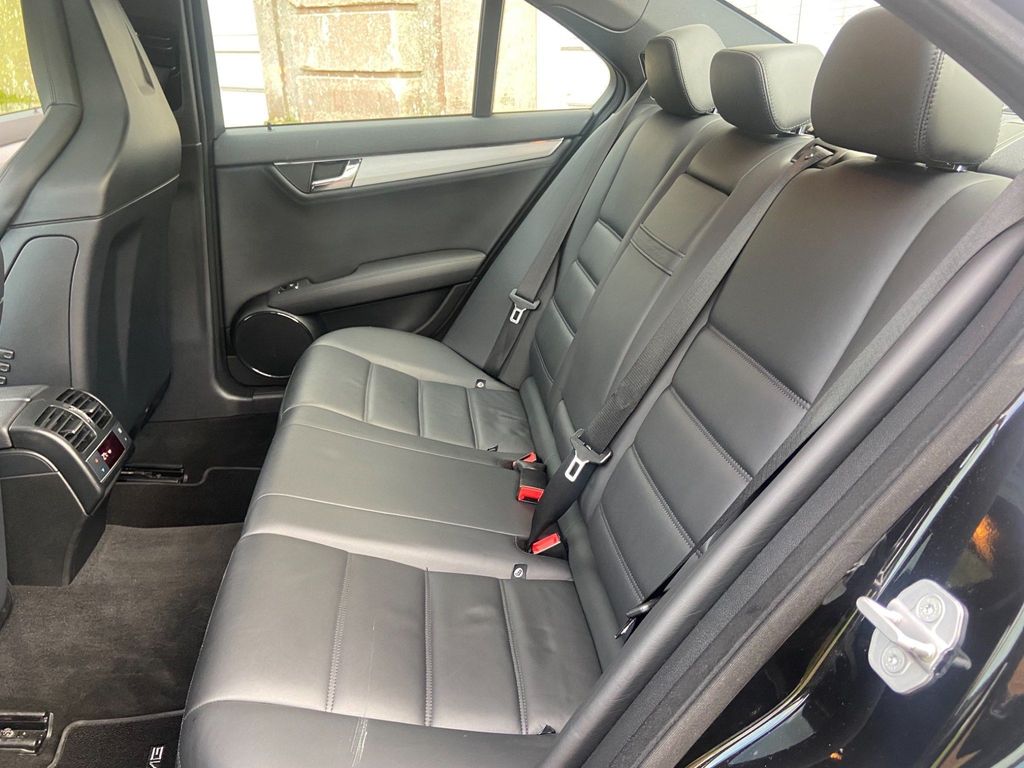Mercedes-Benz C Class 6.3 C63 AMG 7G-Tronic 4dr