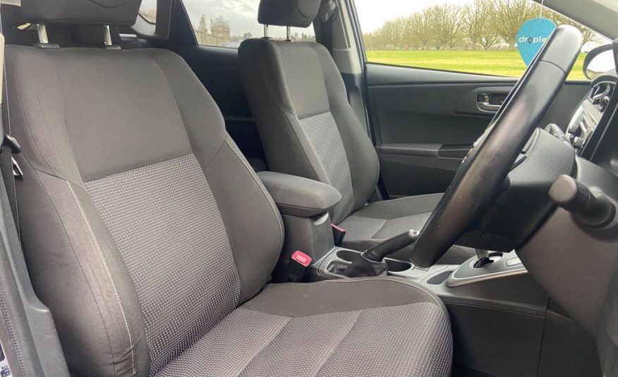 Toyota Auris 1.8 VVT-h Icon e-CVT HSD 5dr