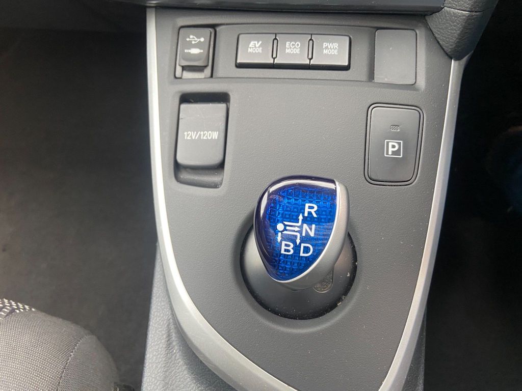 Toyota Auris 1.8 VVT-h Icon e-CVT HSD 5dr