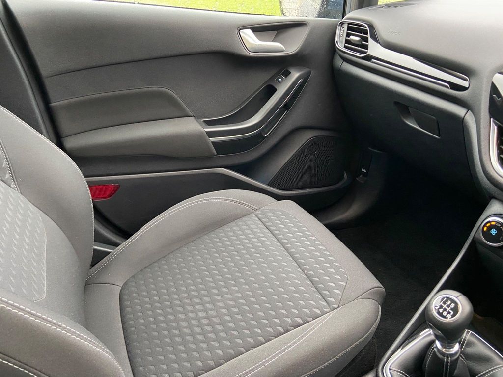 Ford Fiesta 1.0T EcoBoost Titanium (s/s) 5dr