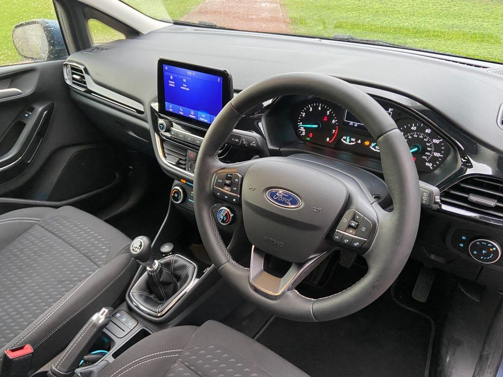 Ford Fiesta 1.0T EcoBoost Titanium (s/s) 5dr