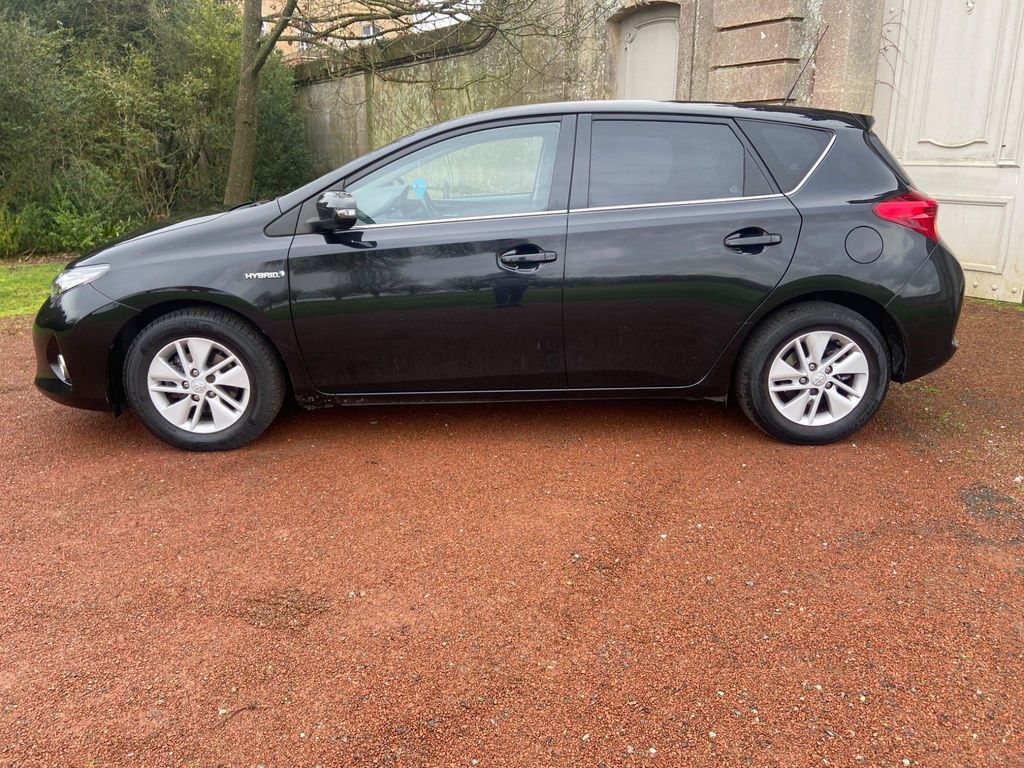 Toyota Auris 1.8 VVT-h Icon e-CVT HSD 5dr
