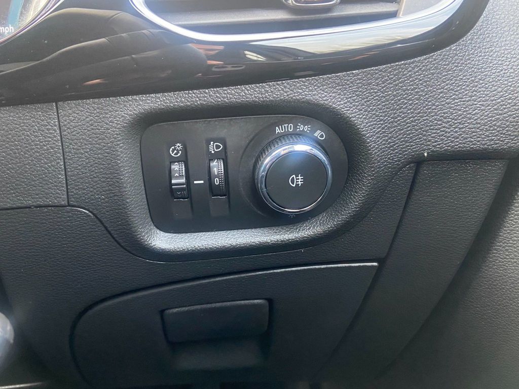 Vauxhall Astra 1.4i Turbo SRi VX Line Nav (s/s) 5dr