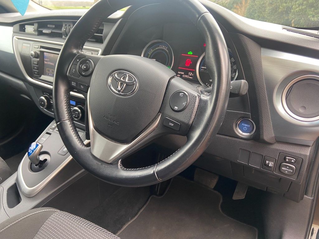 Toyota Auris 1.8 VVT-h Icon e-CVT HSD 5dr